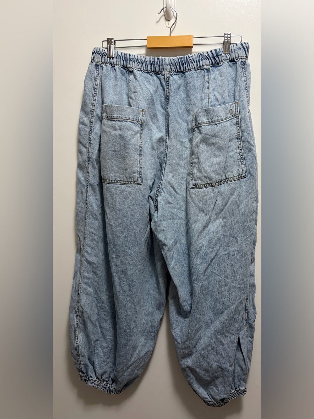 Pilcro Beachy Cargo High-Rise Parachute Jeans NWT Women’s Size Medium - Picture 8 of 13